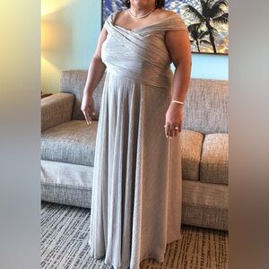 Elegant Women's Off-Shoulder Evening Dress